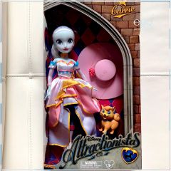 Большая кукла Disney Parks Carrie Attractionistas Кэрри Дисней оригинал