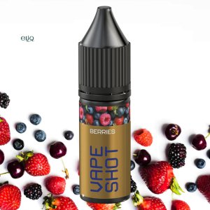 Флакон VAPE SHOT Berries на лісовому фоні з ягодами чорниці, малини та суниці