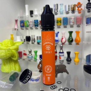 Компоненти набору Lucky Orange Lemonade у вейп-шопі Eliq: аромамікс апельсинового лимонаду, сольовий нікобустер, база