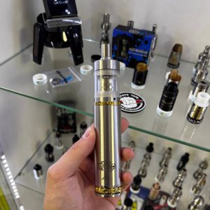 Повний вейп-сетап з Tree Of Life 26650 Mechanical Mod - Мехмод Механічний - Мод - з атомайзером Орхідея фото в руці