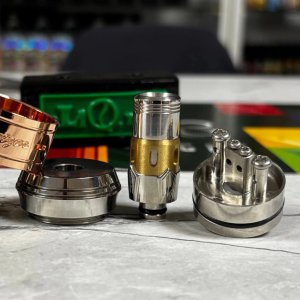 Глибокий колодець Kryptomizer 3.5мм - для рідини в дрипці - Білддек Kryptomizer 26650 - 3 стійки з 4 отворами для спіралей